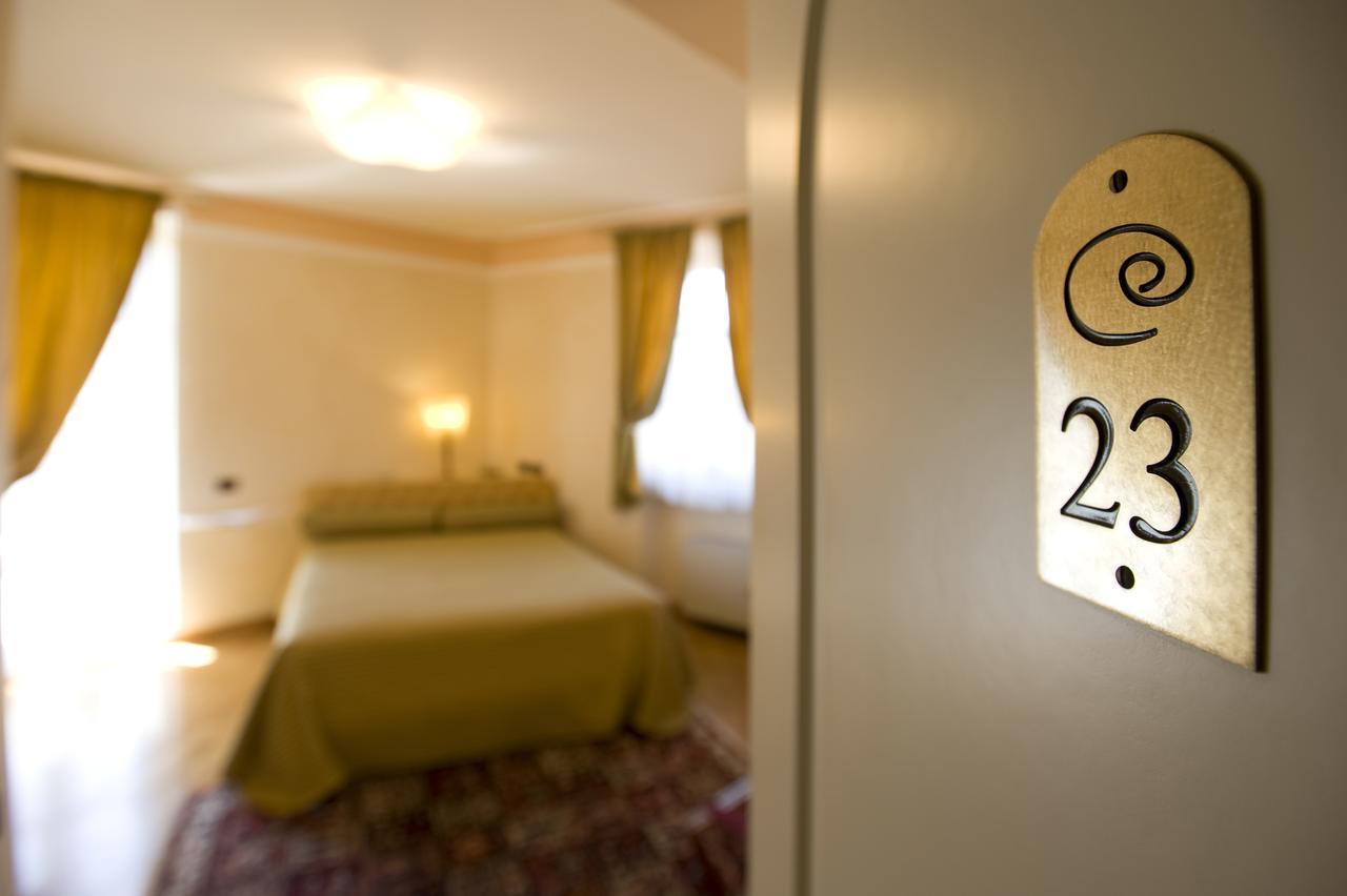 Albergo Castiglione Langhe Castiglione Tinella Екстер'єр фото